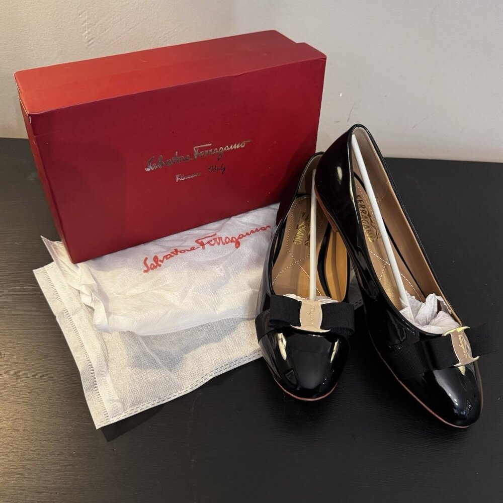 Salvatore Ferragamo Vara Bow Flats Black Patent Leather